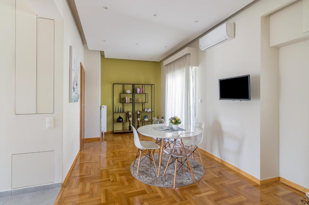 Apartamento Chic Penthouse For 4 Ppl In Kolonaki Atenas Exterior foto